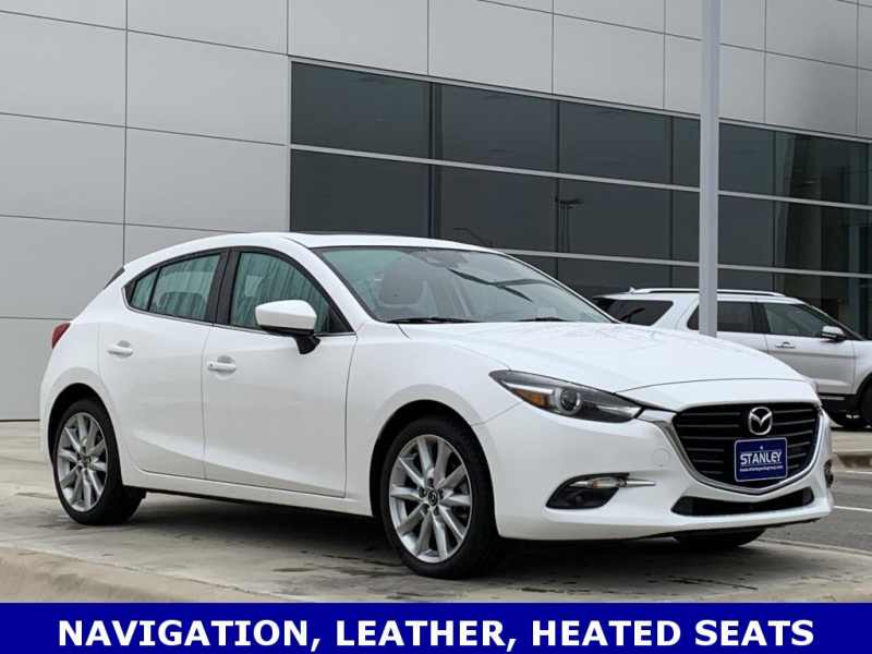 2017 Mazda MAZDA 3 White, 32K miles White 2017 Mazda MAZDA 3 Grand