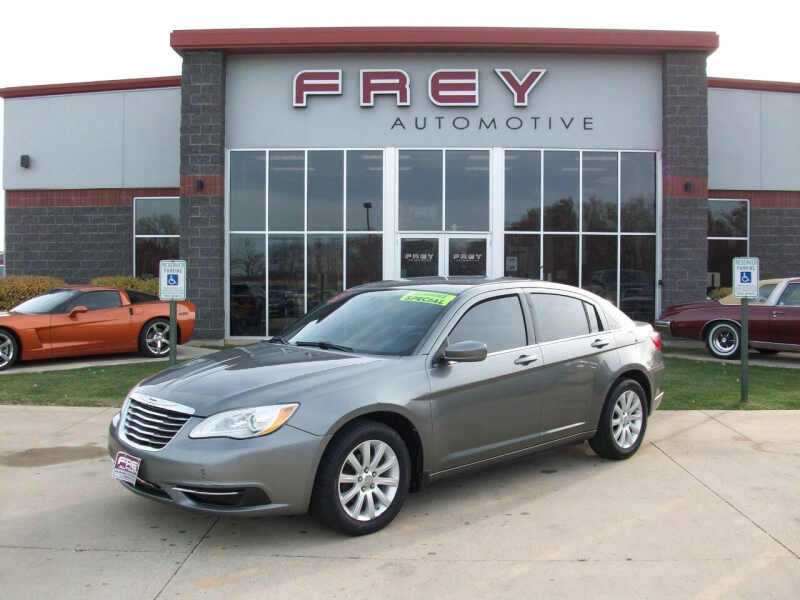 2013 Used Chrysler 200 Touring 4dr Sedan 4,495 Near Muskego WI 53150