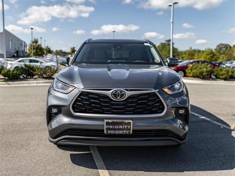 2021 Toyota Highlander Gray Grey 2021 Toyota Highlander XLE Car for